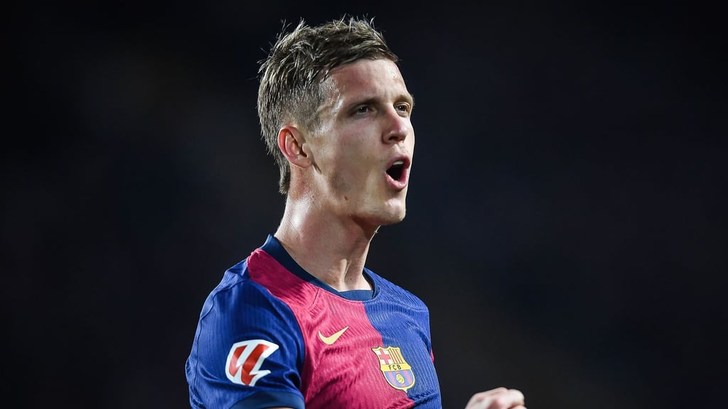 Barcelonas Dani Olmo verletzt sich im Spiel gegen Osasuna.