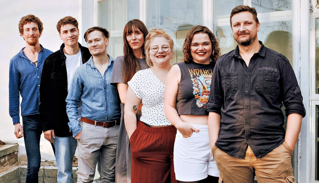 Die Dirty Dabblers mit Charles (von links), Carlos, Tyl, Roxi, Lisa, Britta und Steven.