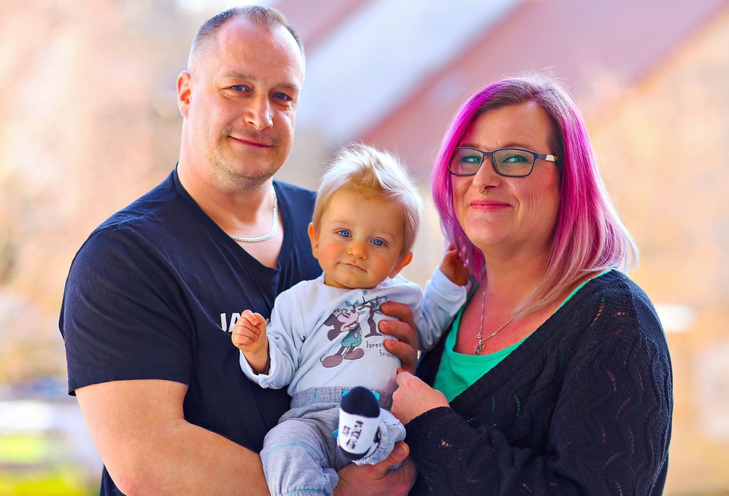 Familie Henße aus Leuna hat einen Spendenaufruf gestartet, weil Sohn Nils einen etwa 1.500 Euro teuren Helm zur Kopfkorrektur benötigt.