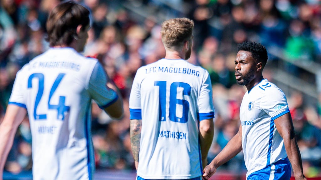 Die Lebensversicherung für den 1. FC Magdeburg beim Spiel gegen Hannover 96: Die FCM-Verteidiger.