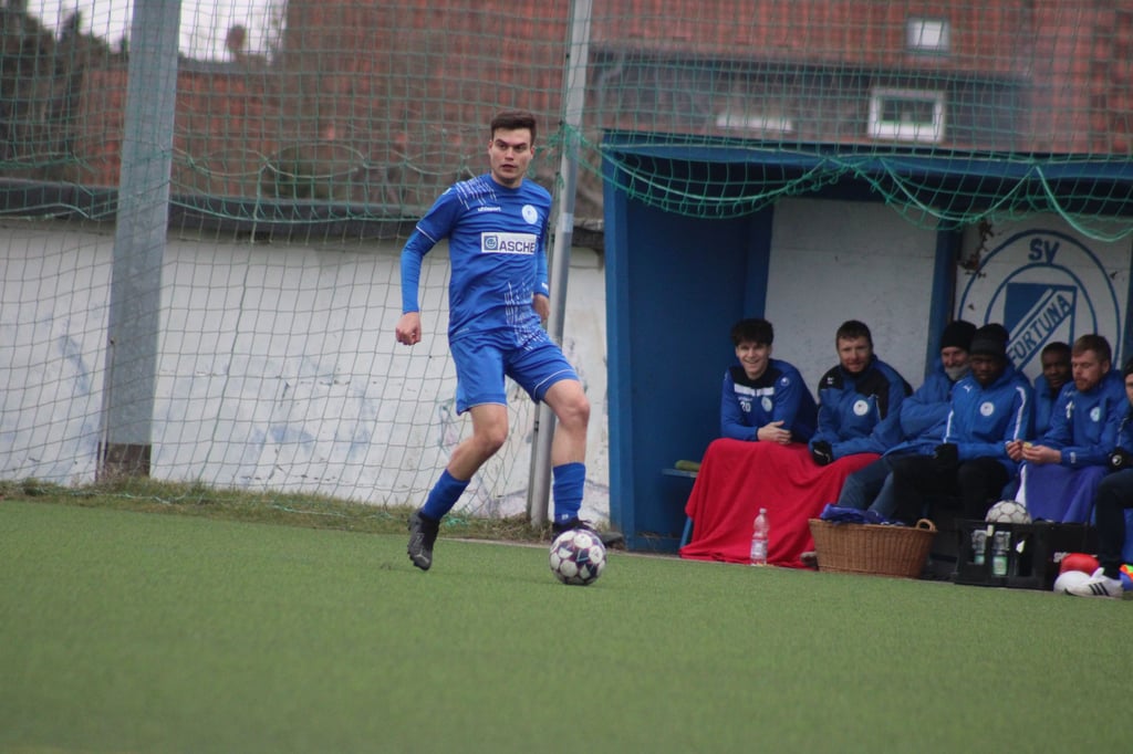 Kann als Außenverteidiger, in der Abwehrzentrale und auf der Sechs spielen: Alvaro Valle Pousa.