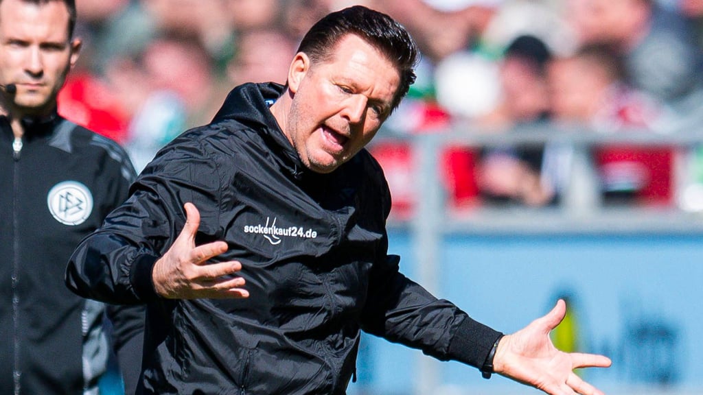 FCM-Cheftrainer Christian Titz ärgerte sich ein ums andere Mal beim Spiel gegen Hannover 96.