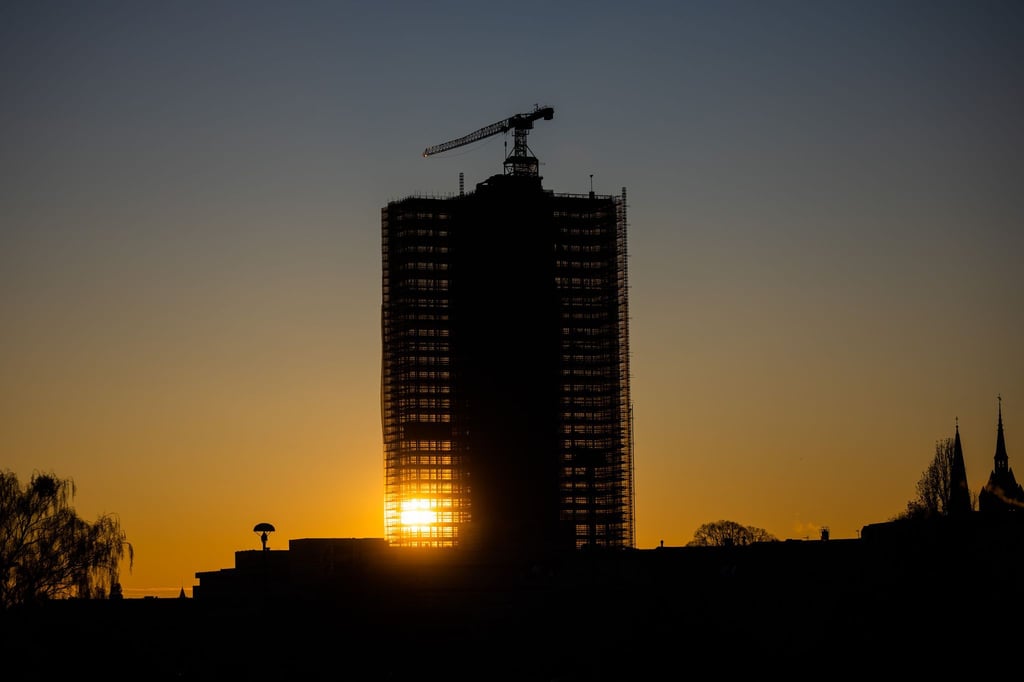 Im Sockelgeschoss des Steglitzer Kreisels könnte schon bald eine Unterkunft für Wohnungslose Platz finden. (Archivfoto)
