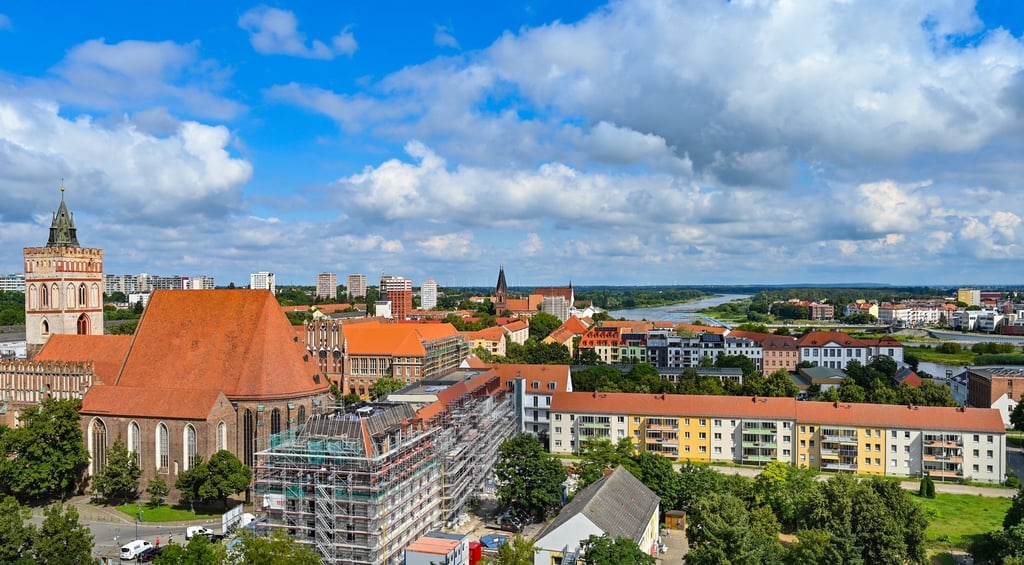 In Frankfurt (Oder) sollen mehrere Häuser nach einem Bombenfund vor der Entschärfung evakuiert werden. (Archivbild)