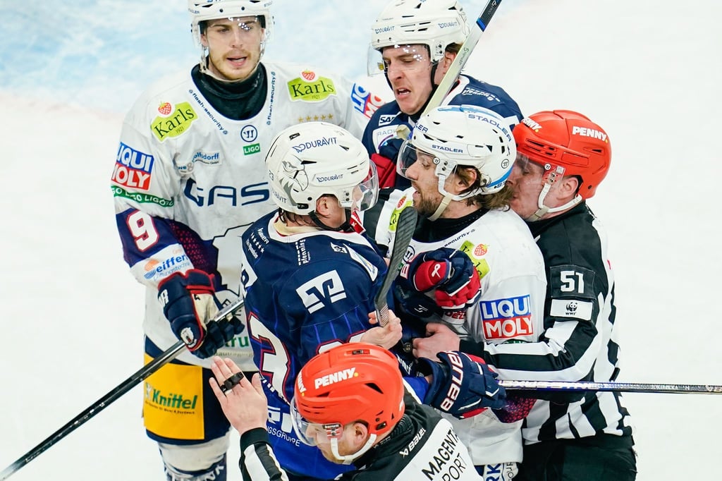 In der vergangenen Saison setzten sich die Eisbären Berlin in einer hitzigen Viertelfinalserie gegen Mannheim durch.