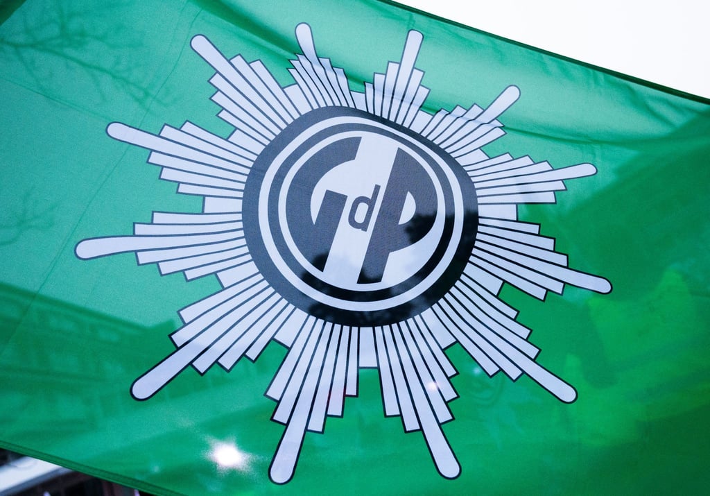 In der Landesgeschäftsstelle der Gewerkschaft der Polizei in Erfurt gab es im Zuge von Ermittlungen Durchsuchungen. (Archiv-Symbolbild)
