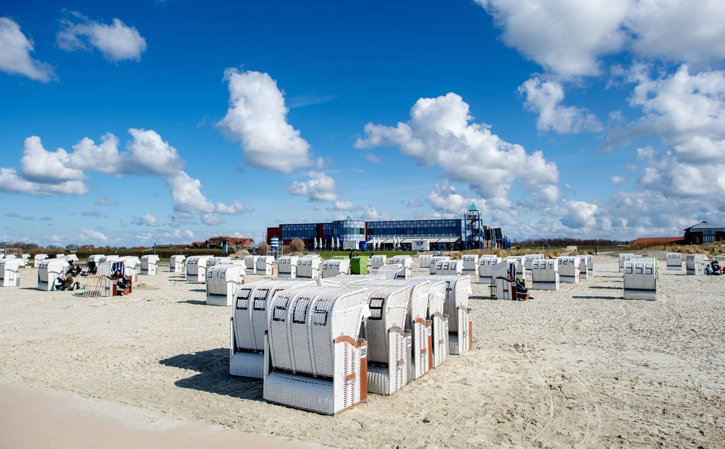 Strand in Norddeich. Niedersachsen und Bremen sind laut DWD Sonnenstundensieger im März.