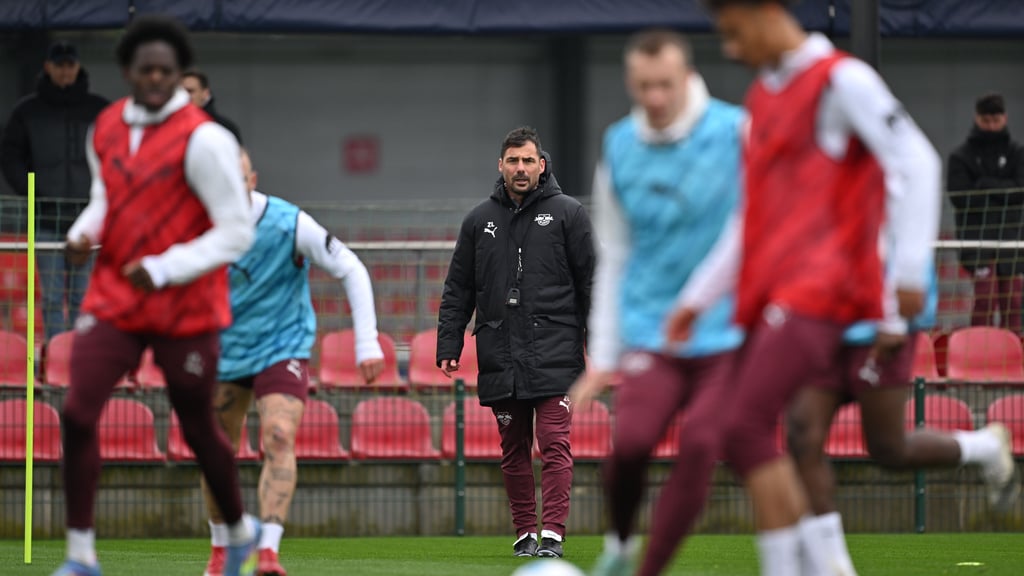 Das erste RB-Training unter den Augen von Interimstrainer Zsolt Löw.