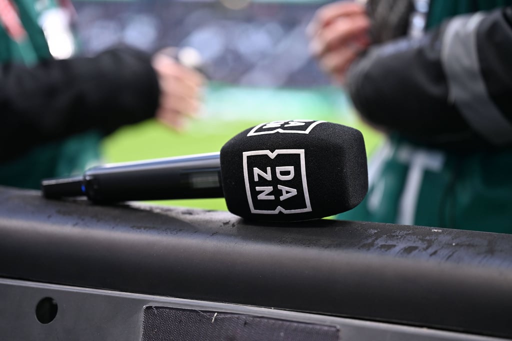 Die Bundesliga-Konferenz am Samstag wird in der kommenden Saison von DAZN gezeigt.