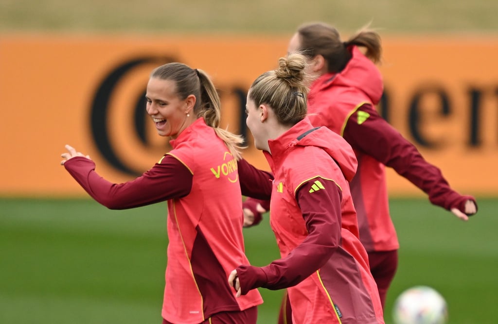 Gute-Laune-Faktor im DFB-Team: Klara Bühl (l.).