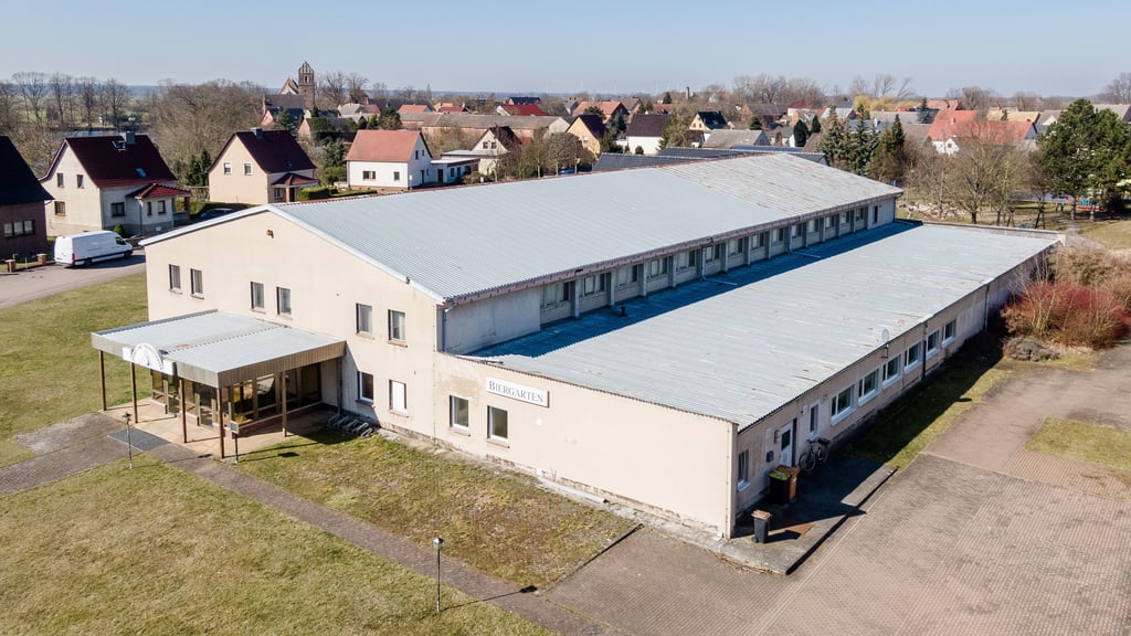 Das Freizeit- und Bowlingcenter Klöden ist jetzt im Besitz der sich derzeit gründenden ElbauenTreff-Genossenschaft mit Sitz in Klöden.