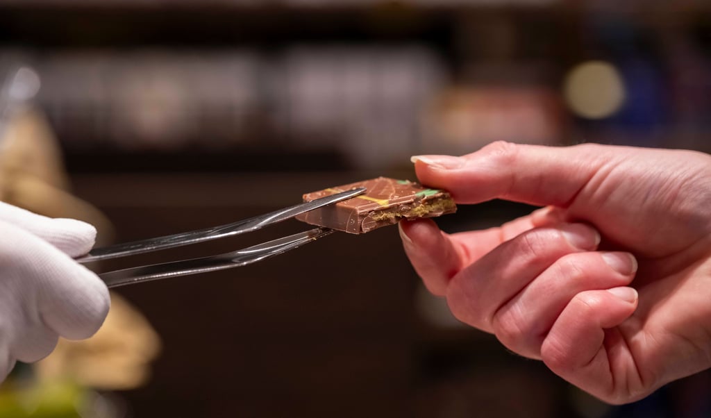 Foodtrend aus Dubai: Die sogenannte „Dubai-Schokolade“ ist eine neue, luxuriöse Variante der Vollmilchschokolade. Sie ist mit Pistaziencreme und Engelshaar gefüllt.