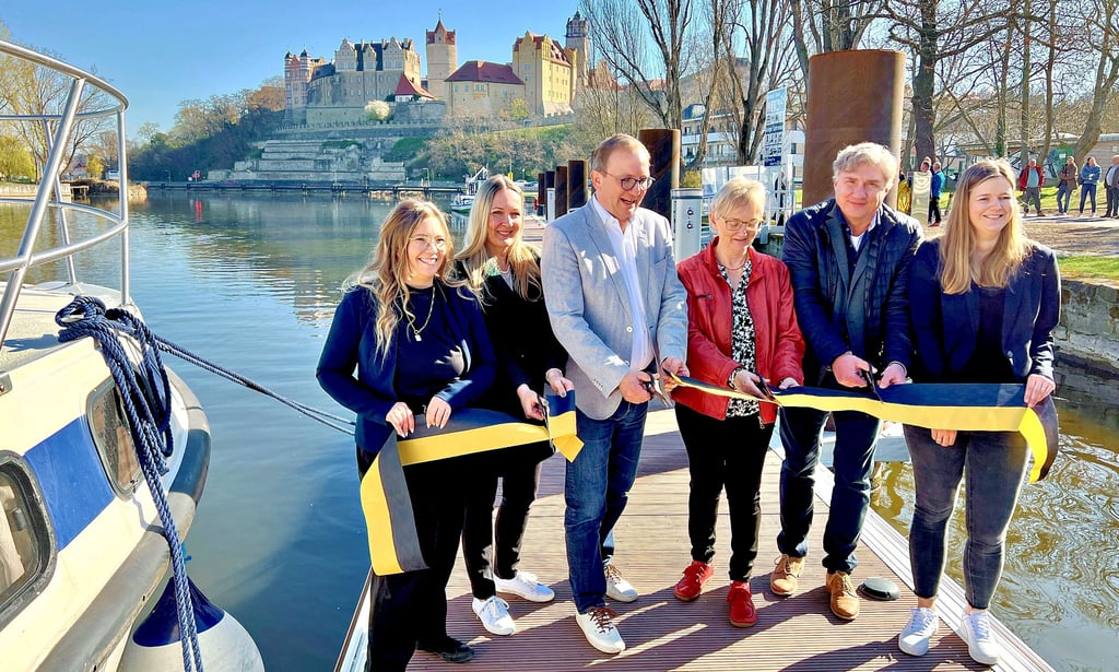 In Bernburg sind am Freitagvormittag die Steganlagen entlang der Saale feierlich eingeweiht worden.