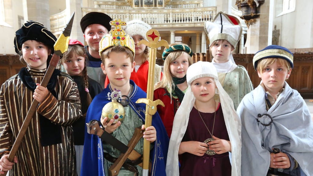 Die beliebten Osterferienangebote in Querfurt und Merseburg starten am 7. April mit mystischer Schwertsuche und Domherren-Erlebnis. Wie die drei Kultureinrichtungen im Saalekreis Kindern unvergessliche Ferientage bescheren, verrät der Veranstaltungskalender