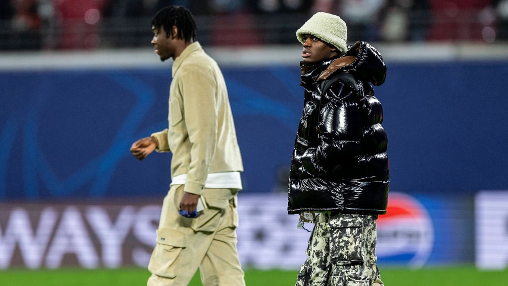 RB-Profi Castello Lukeba (r.) ersetzt El Chadaille Bitshiabu (l.) im Spiel gegen Hoffenheim