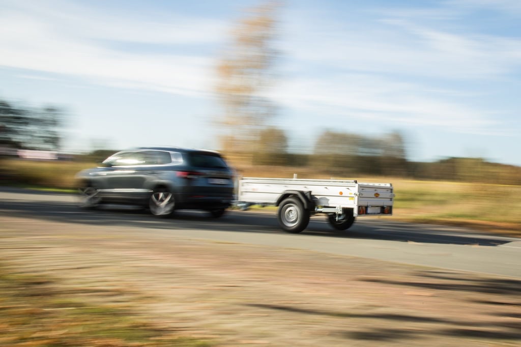 Wer jetzt seinen Nutzanhänger aus der Garage holt, sollte beim Technikcheck vor allem auf die Reifen achten.