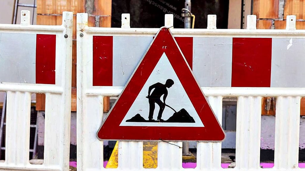 Wegen einer Baustelle im Kreuzungsbereich Ermslebener Straße/Am Zollberg gibt es Änderungen beim Busverkehr.