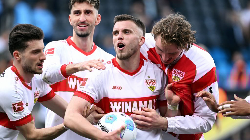 Torjubel beim Ex-Leipziger Ermedin Demirovic (mit Ball).