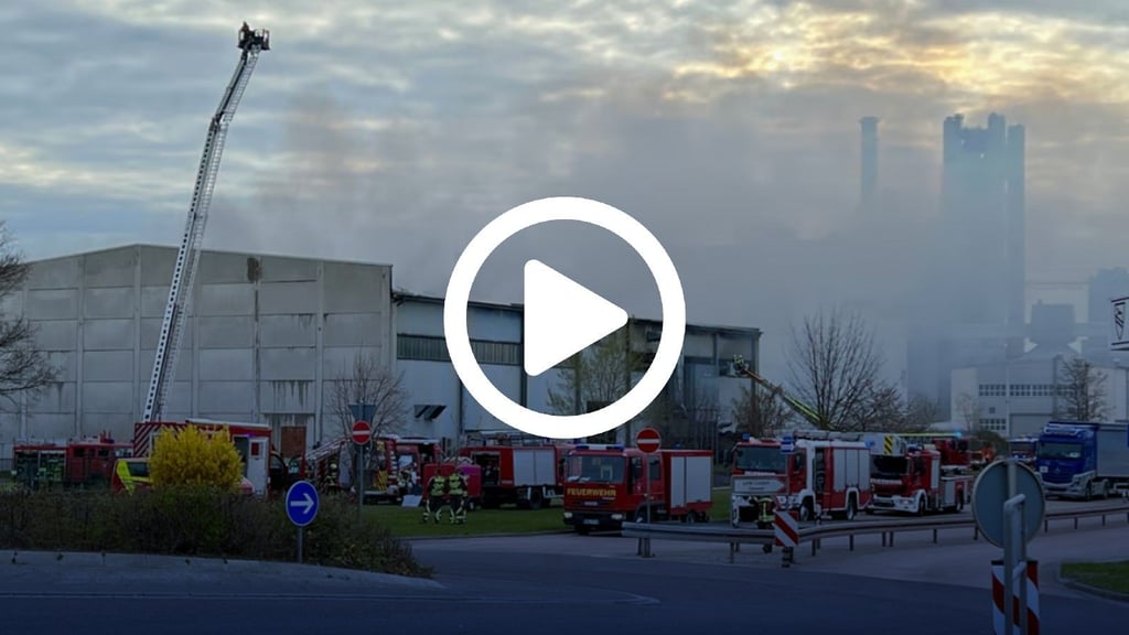 Die Brennstoffanlage bei Schwenk in Bernburg stand lichterloh in Flammen.