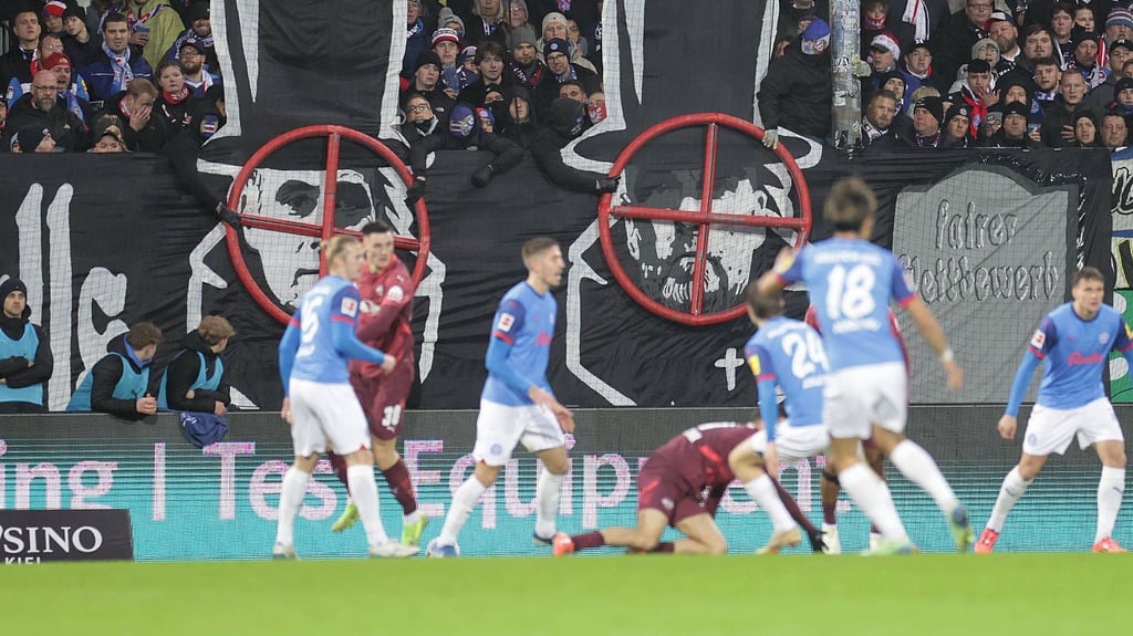 Der DFB bestraft die Choreo der Kiel-Fans