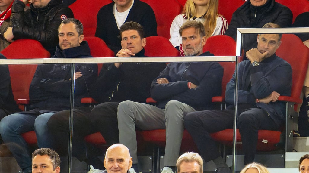 Marcel Schäfer (links), Mario Gomez, Jürgen Klopp und Oliver Mintzlaff.