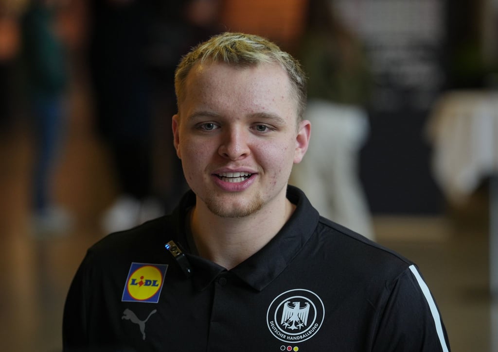 Handball-Nationalspieler Justus Fischer hat seinen Vertrag in Hannover verlängert.