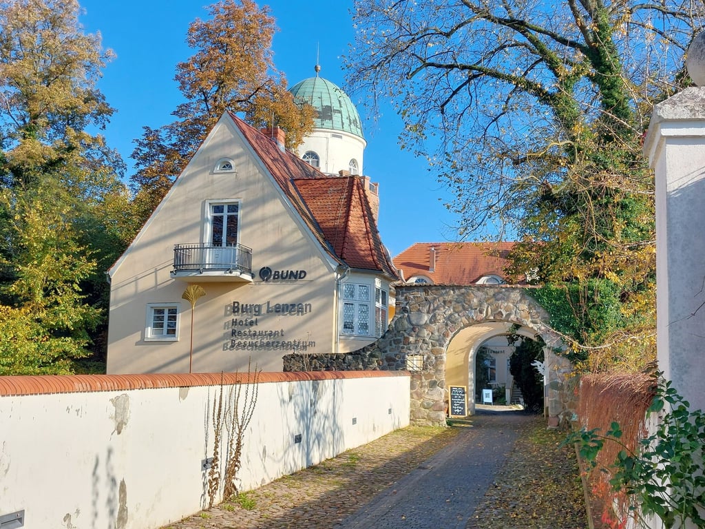 Auenzentrum und Besucherzentrum des Bundes für Umwelt und Naturschutz Deutschland (BUND) auf der Burg Lenzen gibt es seit 30 Jahren. (Archivfoto)