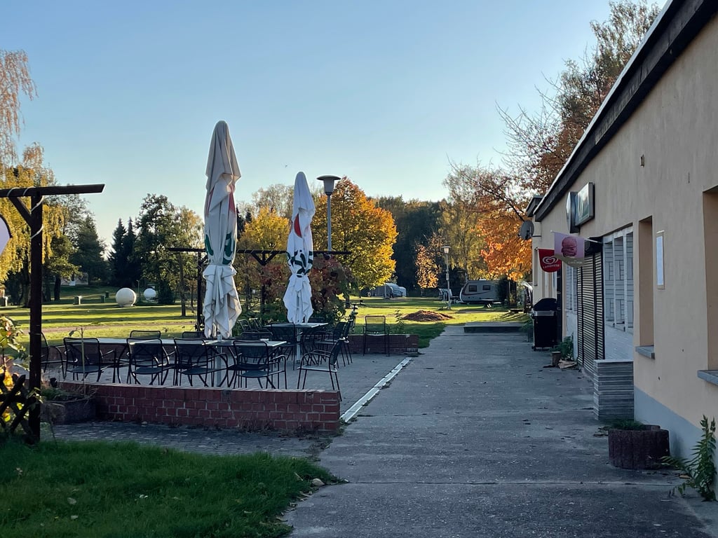 Der neue Imbiss mit Kiosk auf dem Campingplatz Zabakuck ist eröffnet worden.
