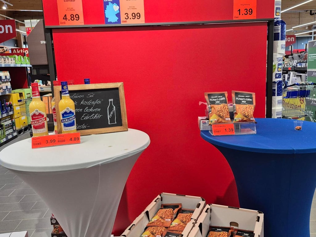 Eierlikör und Nussmischungen zum Probieren.