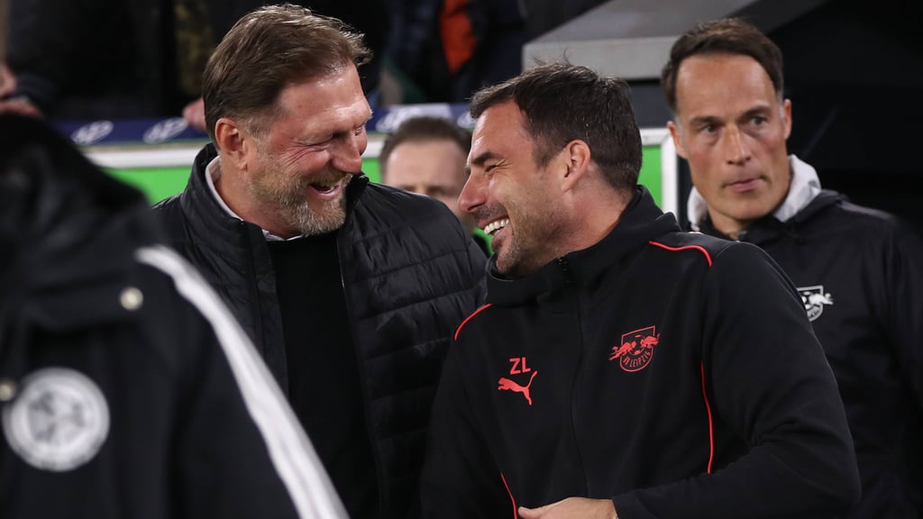 VfL-Trainer Ralph Hasenhüttl (l.) und RB-Interimstrainer Zsolt Löw waren von 2016 bis 2018 gemeinsam in Leipzig
