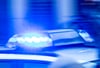 Blaulicht auf dem Dach eines Streifenwagens der Polizei