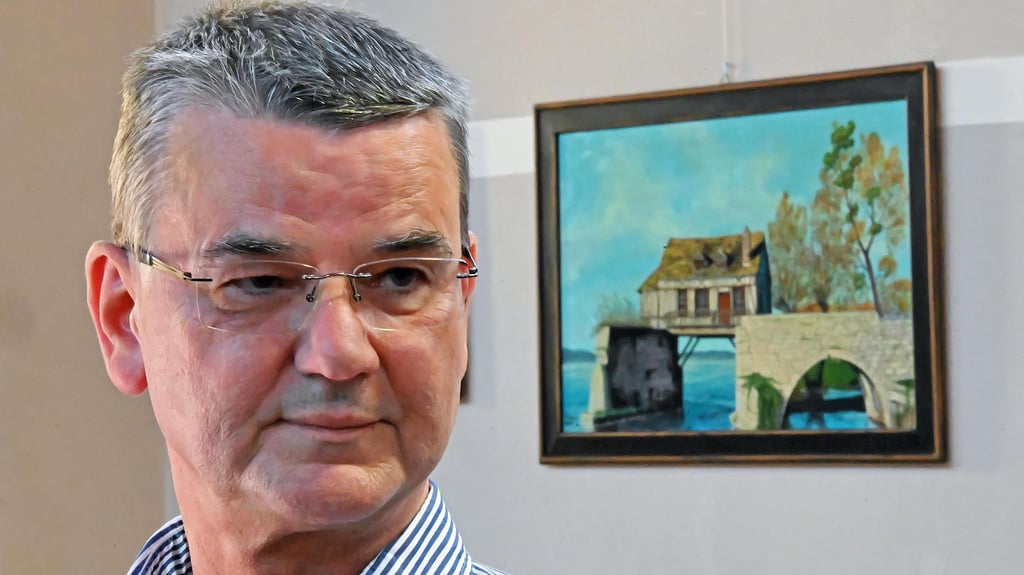 Peter Lanius zeigt in der Kreisbibliothek Aschersleben seine Gemälde, auf denen meist Landschaften aus dem In- und Ausland zu sehen sind.