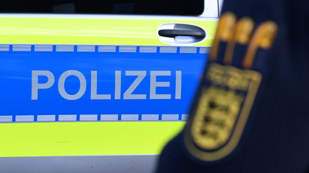 Ein junger Simson-Fahrer lieferte sich am Donnerstagabend eine waghalsige Flucht mit der Polizei.