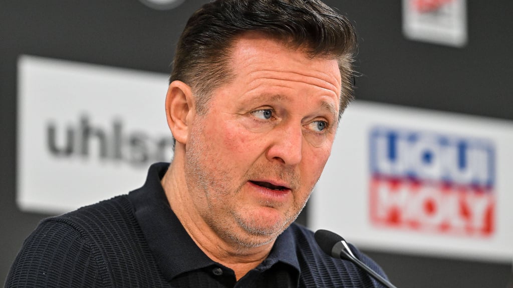 Trainer Christian Titz war mit den Gelben Karten gegen seine Mannschaft bei der Niederlage in Ulm nicht einverstanden und sieht seinen 1. FC Magdeburg häufig ungerecht behandelt.