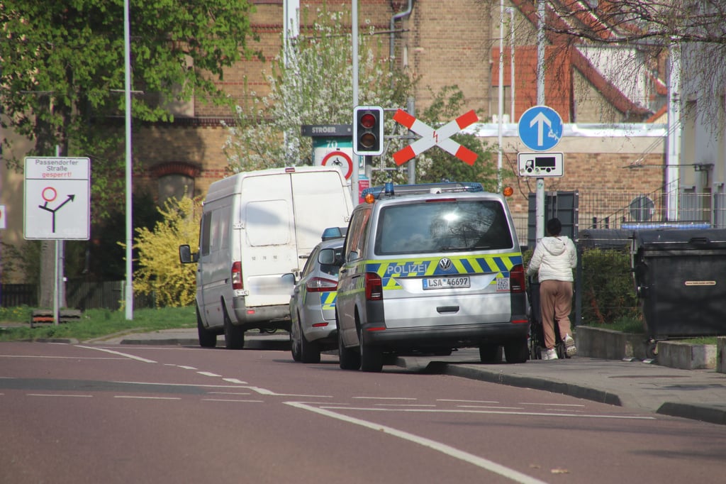 Die Polizei kam im Braunschweiger Bogen in Halle-Neustadt zum Einsatz.
