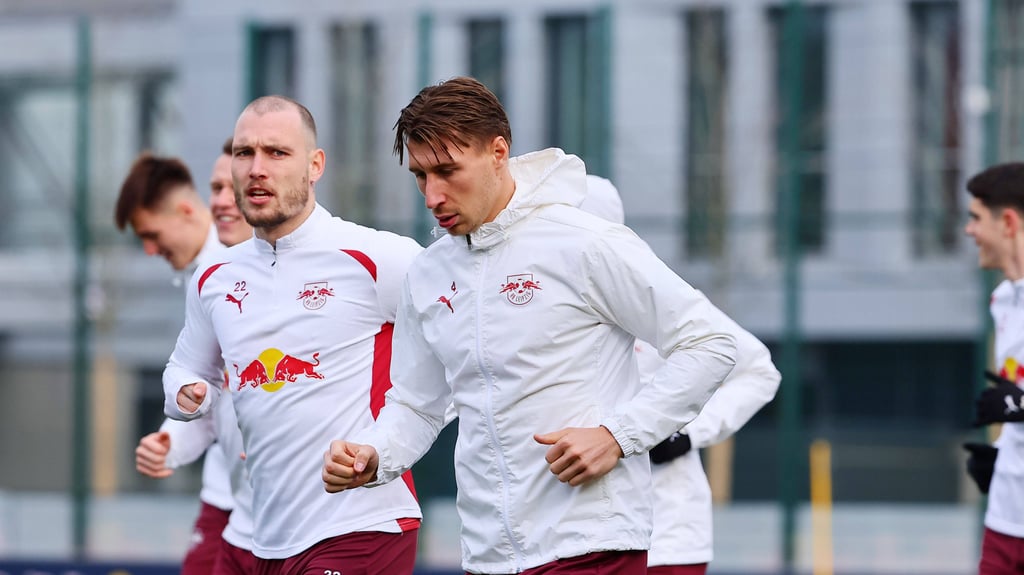 David Raum und Willi Orban im Training von RB Leipzig.