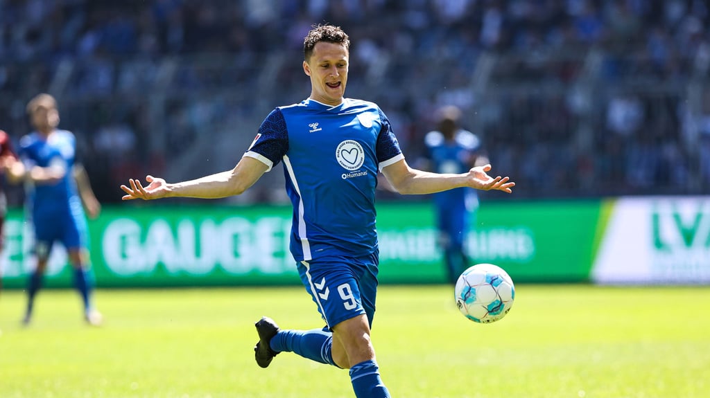 Martijn Kaars erzielte beim Spiel zwischen dem 1. FC Magdeburg und Jahn Regensburg einen Treffer.