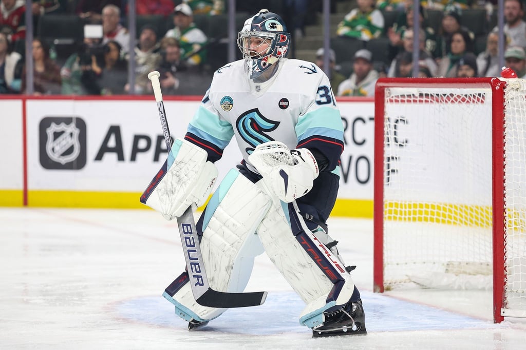 Torwart Philipp Grubauer verstärkt am Dienstag den Kader der Eishockey-Nationalmannschaft.