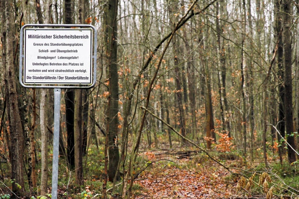 Im Zeitzer Forst nahe Breitenbach gibt es seit einen Standortübungsplatz der Bundeswehr.