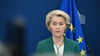Papst Franziskus habe mit seiner Bescheidenheit und seiner aufrichtigen Liebe für die weniger Glücklichen Millionen Menschen inspiriert, sagte EU-Kommissionspräsidentin Ursula von der Leyen