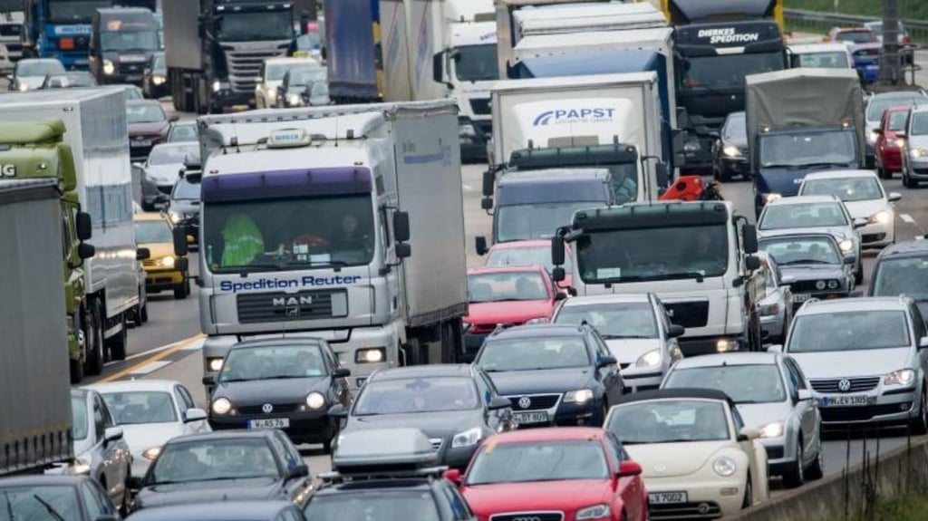 Nach einem zweiten Unfall zwischen Köselitz und Coswig staute es sich auf der A9.
