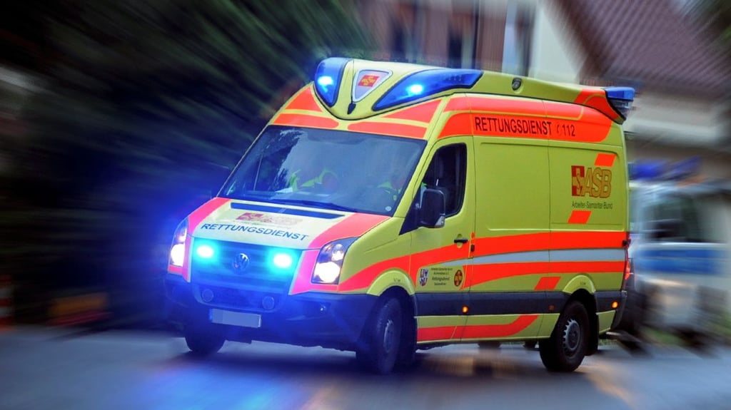 Vier Verletzte gab es am Dienstagmorgen bei einem Unfall in der Magdeburger Straße in Aschersleben.