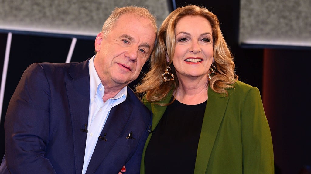 Die NDR Talk Show wird von Bettina Tietjen und Hubertus Meyer-Burckhardt moderiert.
