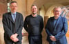 Stiftungsdirektor Holger Kunde (r.)  mit Markus Cottin (l.) und Danny Manthei  