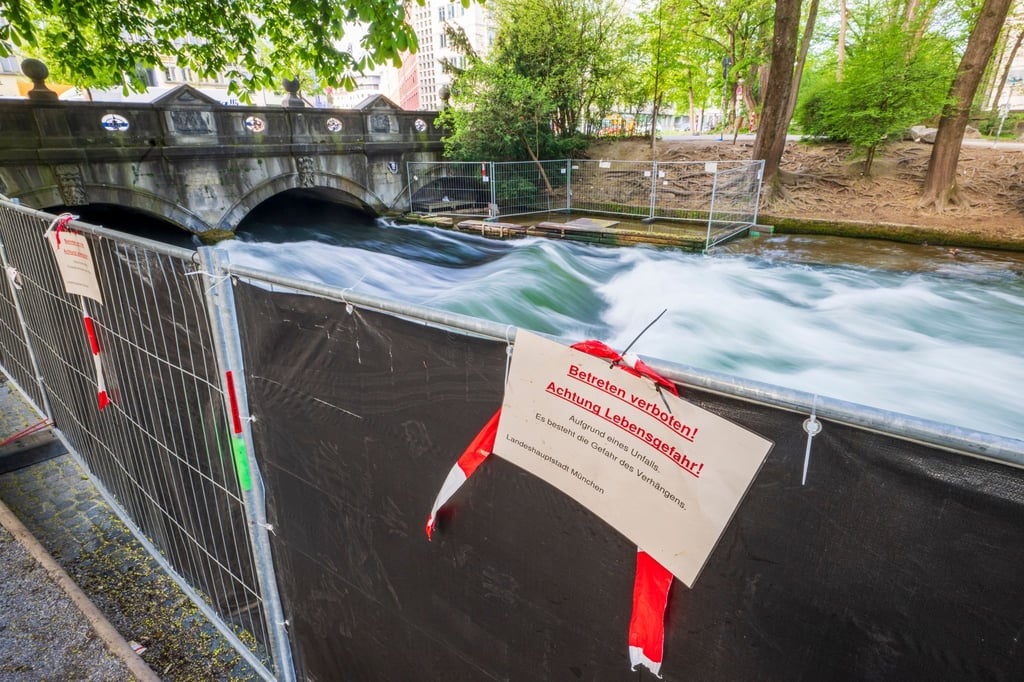 Nach einem schweren Surfunfall ist die berühmte Surfwelle gesperrt.