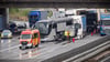 Nach dem Auffahren eines Sattelzugs auf einen Reisebus hat die Polizei Ermittlungen aufgenommen. (Foto vom 23.4.)