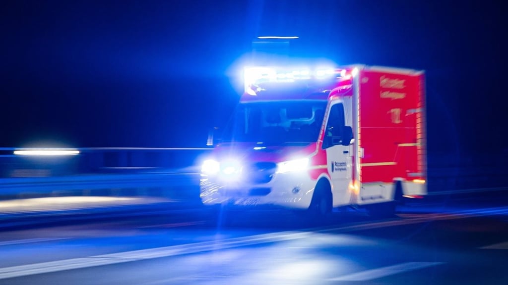 Ein Rettungswagen wurde in Naumburg von innen demoliert.
