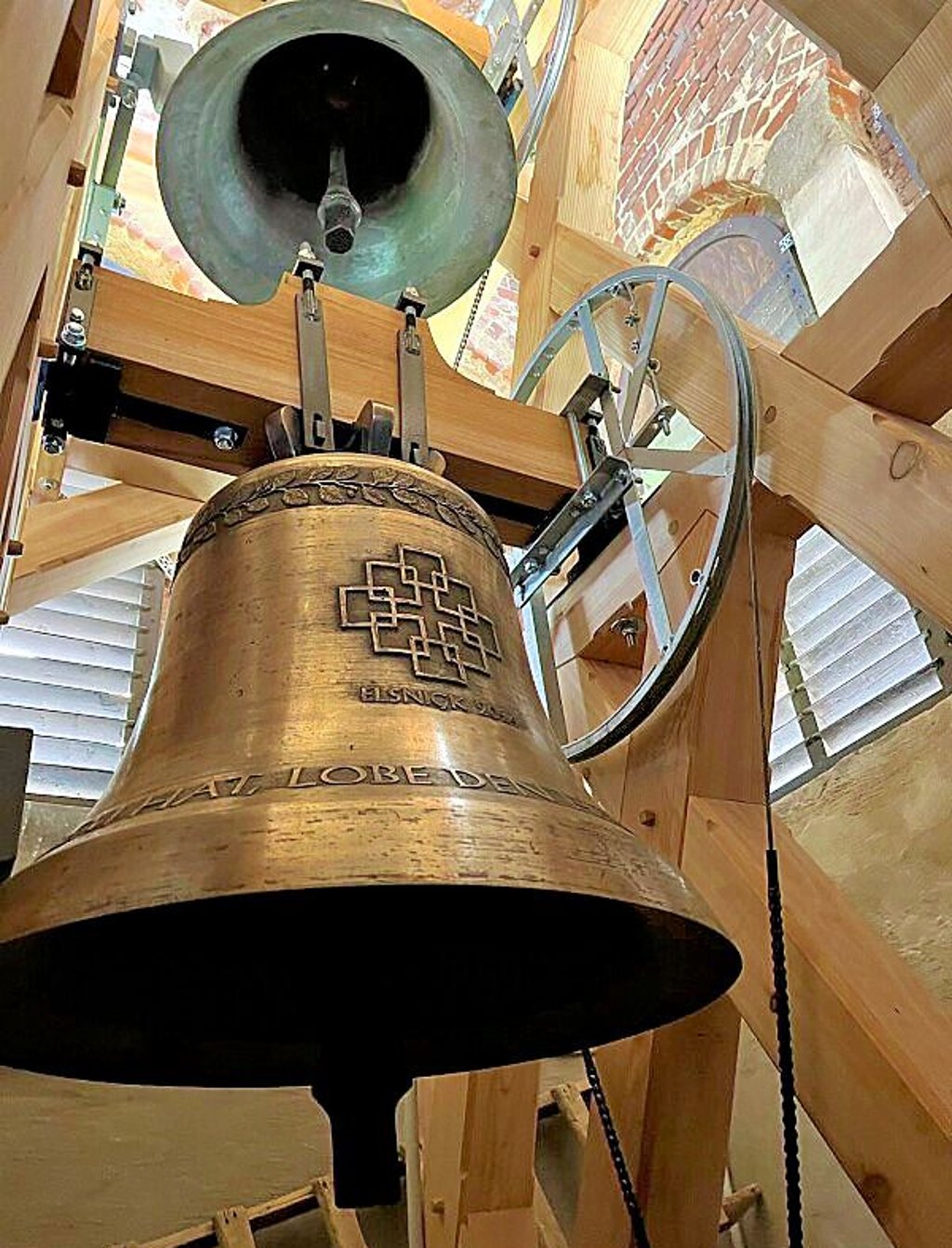 Die neuen Glocken der Kirche in Elsnigk hängen übereinander.