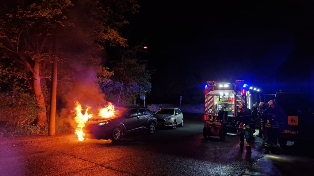 In der Selkestraße in Halle-Neustadt hat ein Auto gebrannt.