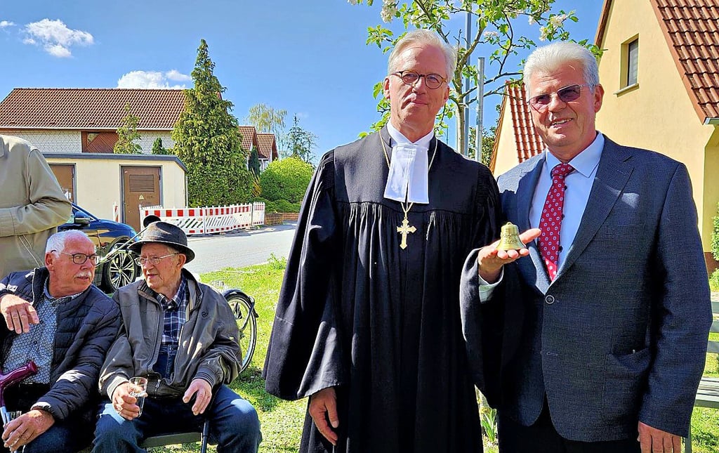 Kirchenpräsident Karsten Wolkenhauer (li.) und Olaf Stork
